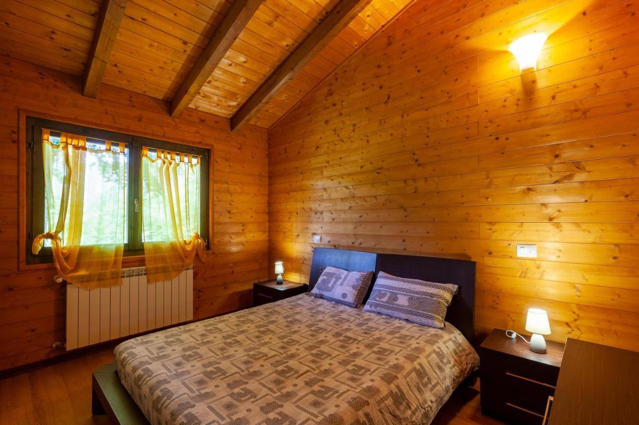 Villaggio Anemone - Chalet Anemone Capanne di Sillano Εξωτερικό φωτογραφία