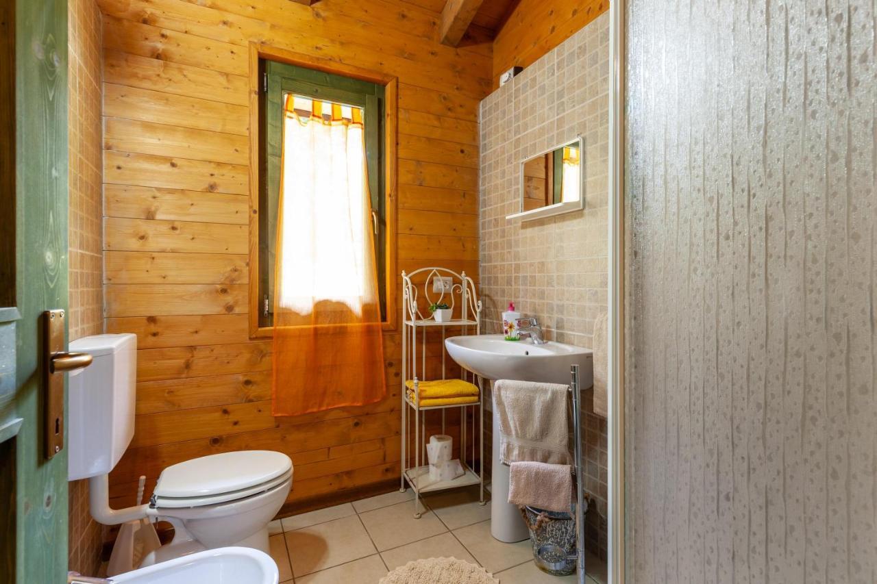 Villaggio Anemone - Chalet Anemone Capanne di Sillano Εξωτερικό φωτογραφία