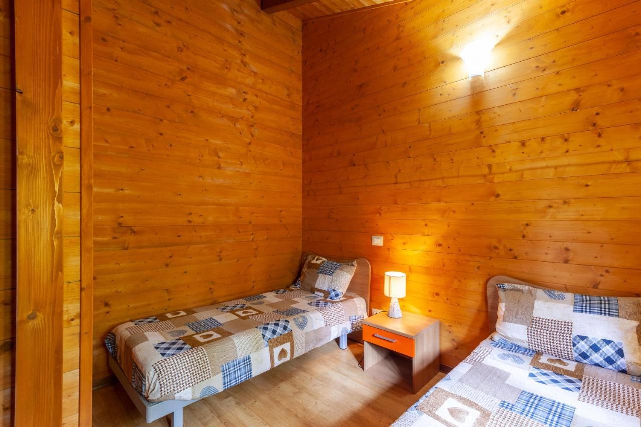 Villaggio Anemone - Chalet Anemone Capanne di Sillano Εξωτερικό φωτογραφία